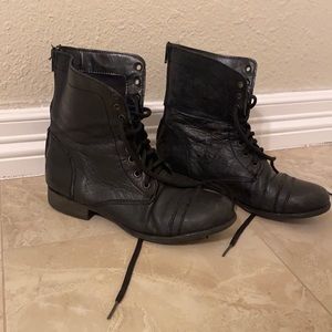 Steve Madden lace up combat boots - size 7.5